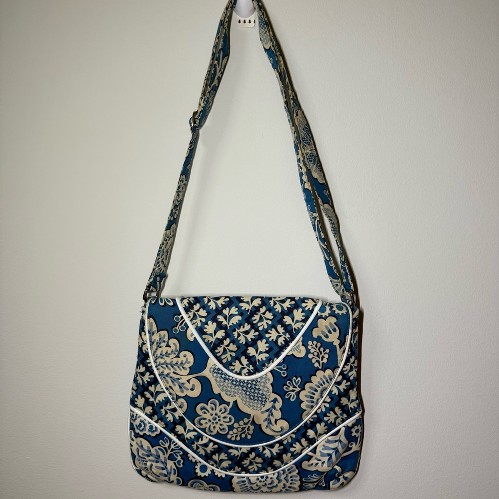 Vera Bradley Blue Lagoon Floral Purse